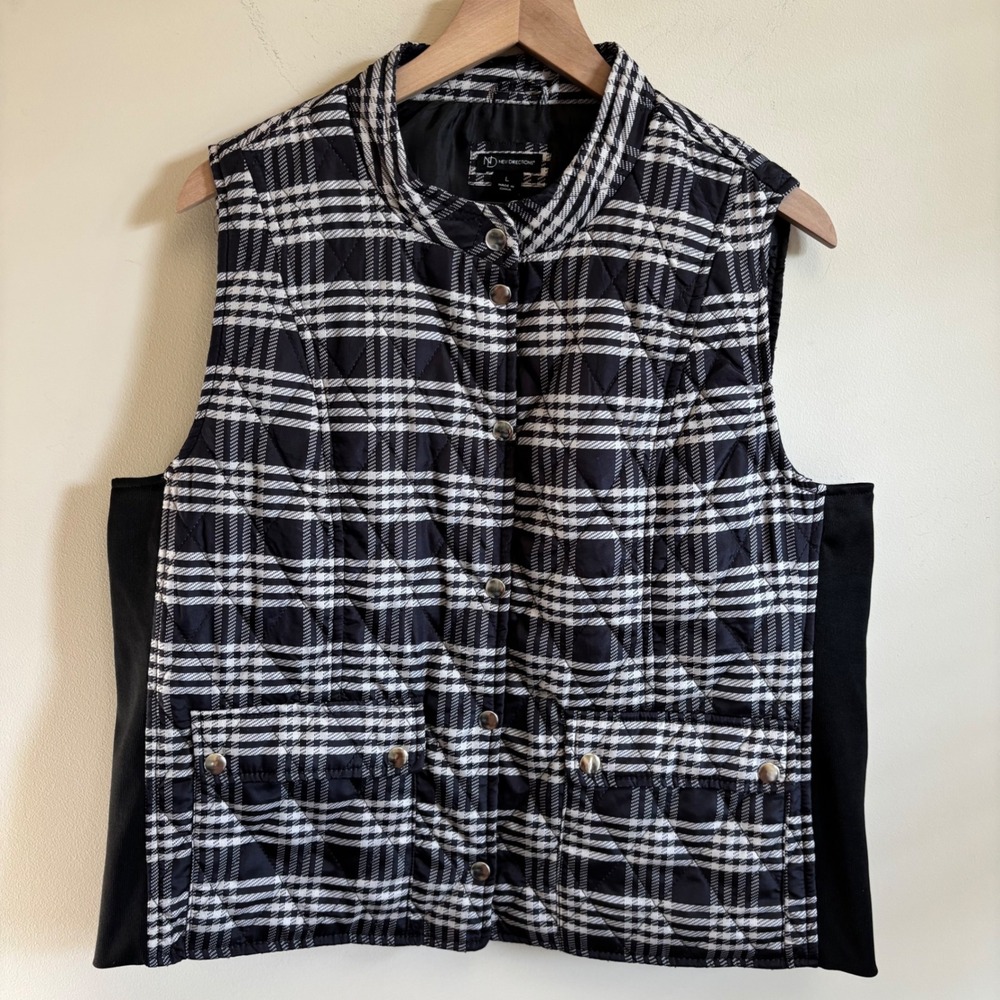 New Directions Plaid Quilted Vest Black White Snap Front Ribbed Sides Large